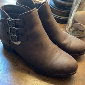 Women’s vegan booties - 7.5